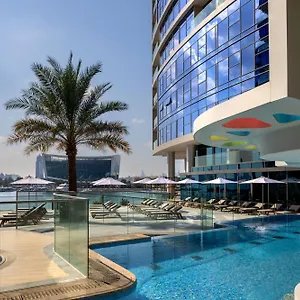 Hilton Creek & Residences Otel